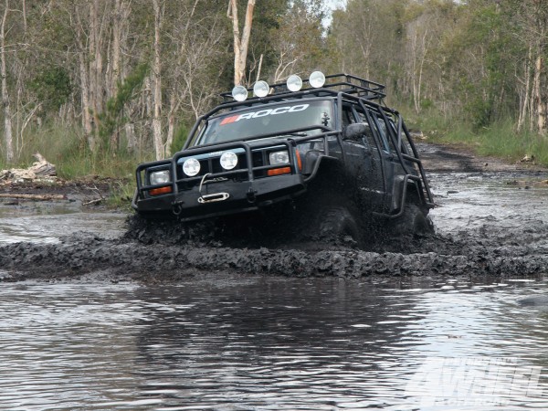 131_xj1210_13+southern_florida_fun+jeep_xj_in_swamp.jpg